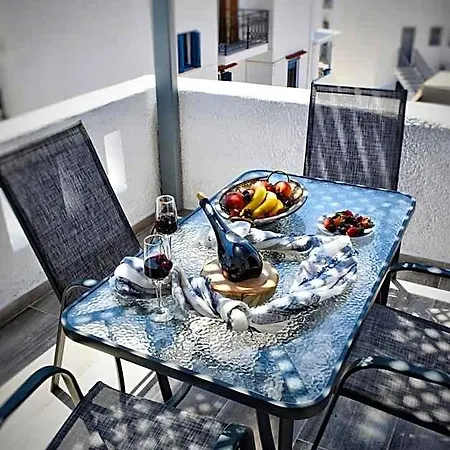 Naxos Enjoy 4*