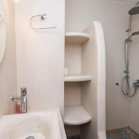 Naxos Enjoy 4*